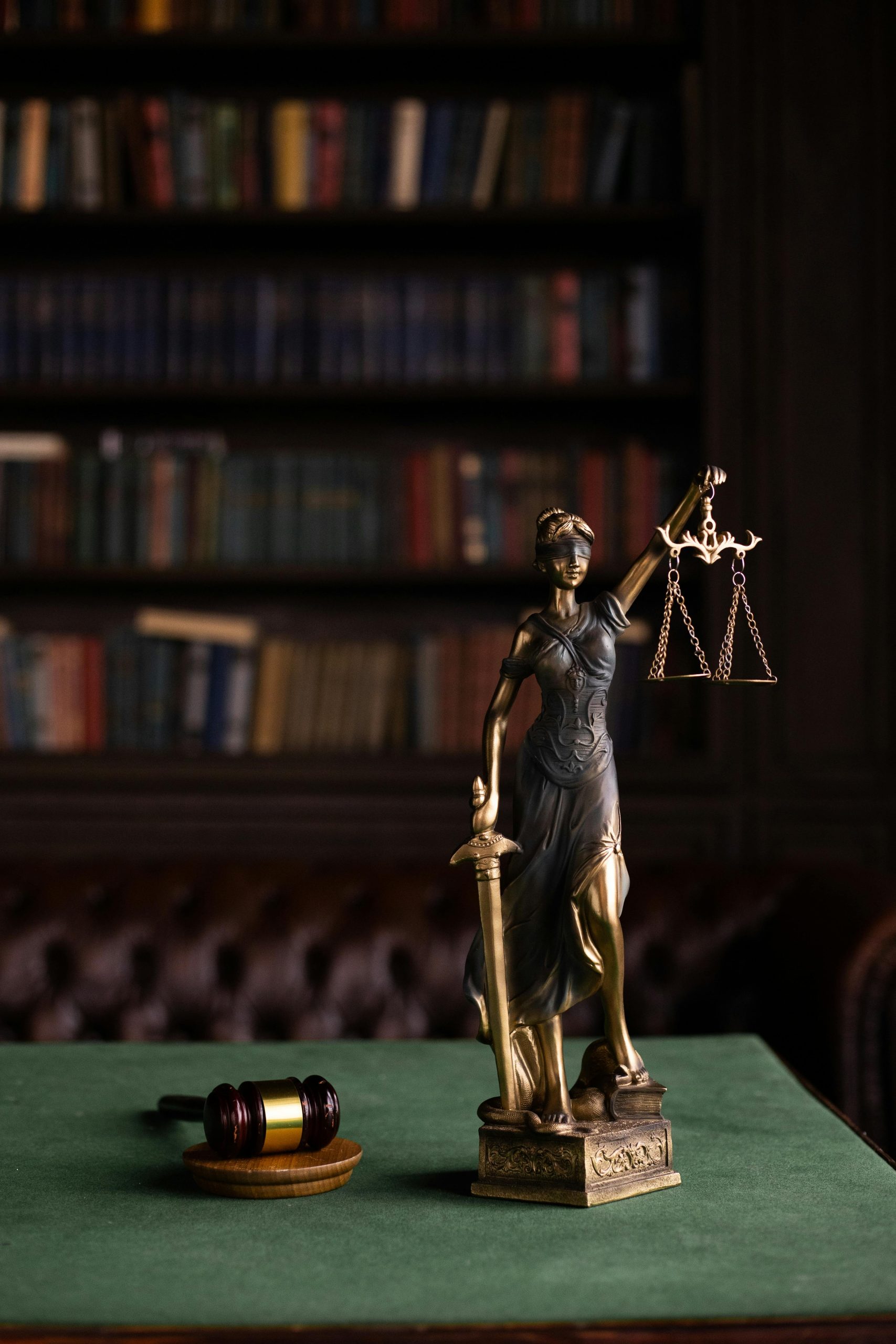 وکیل کلاهبرداری در تبریز